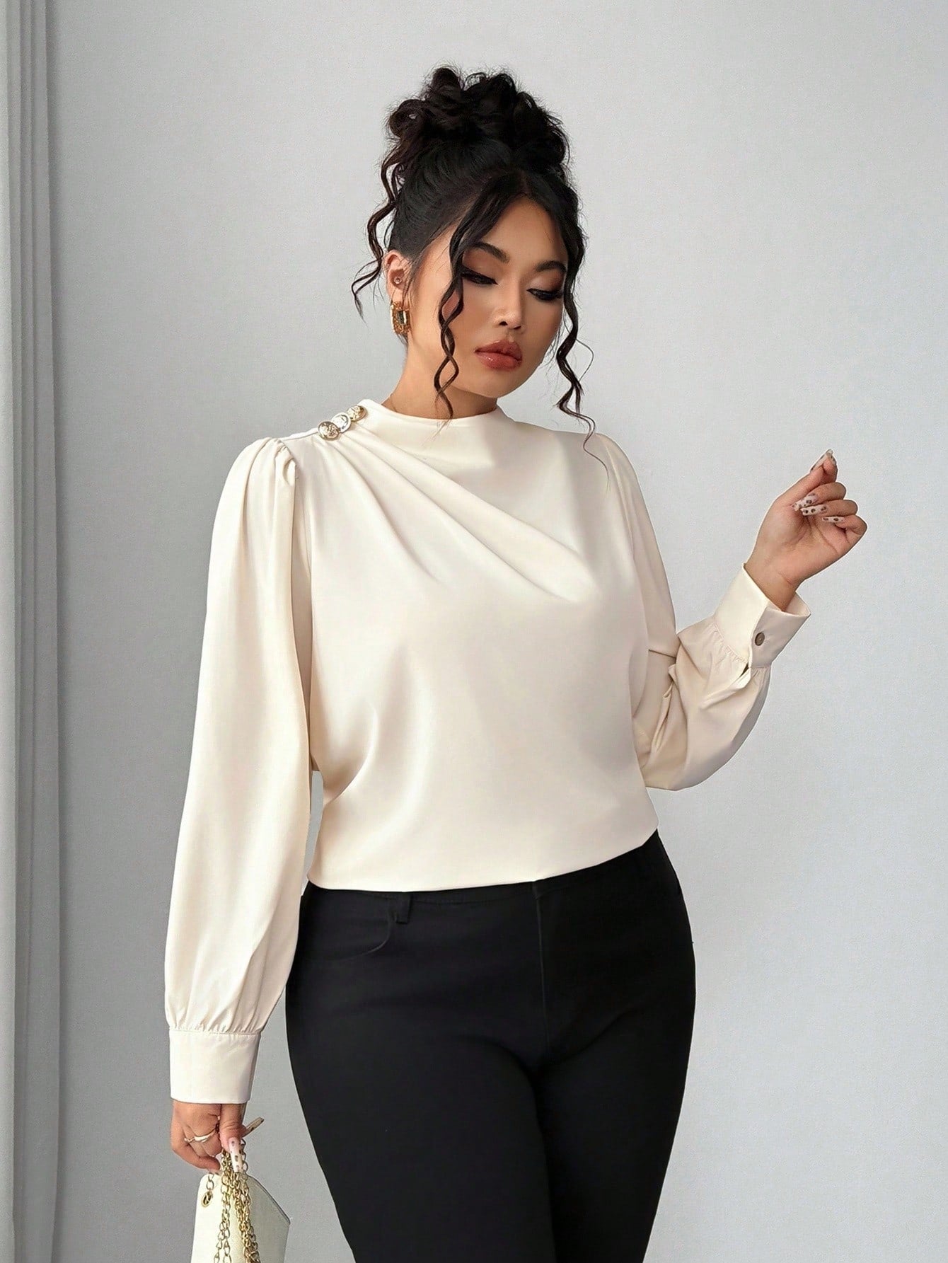 Camisa Manga Longa Feminina Plus Size com Colarinho Plissado Elegante 