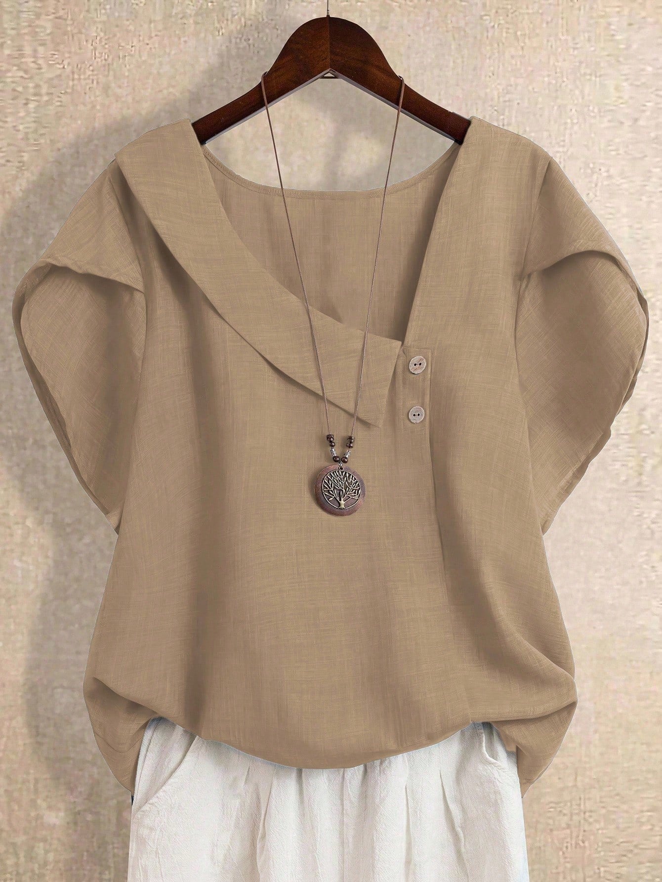 Blusa Manga Curta Plus Size Decote Assimétrico