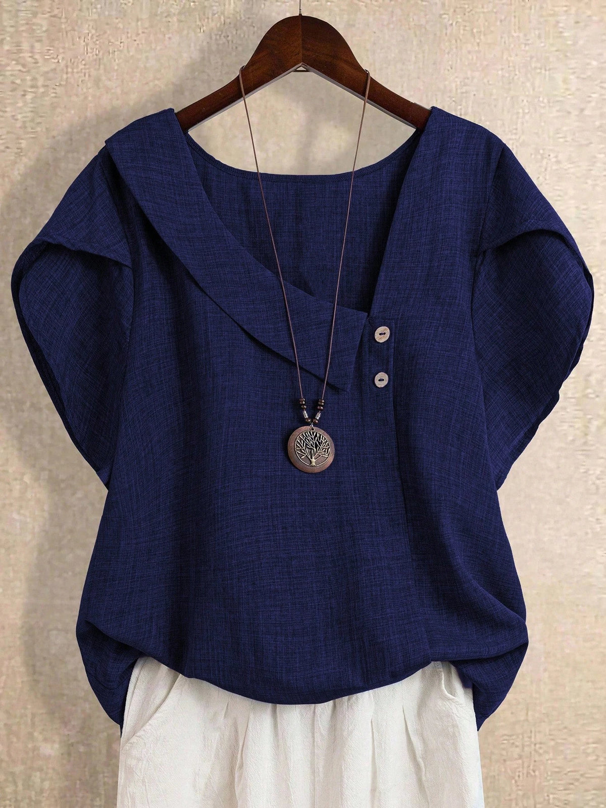 Blusa Manga Curta Plus Size Decote Assimétrico