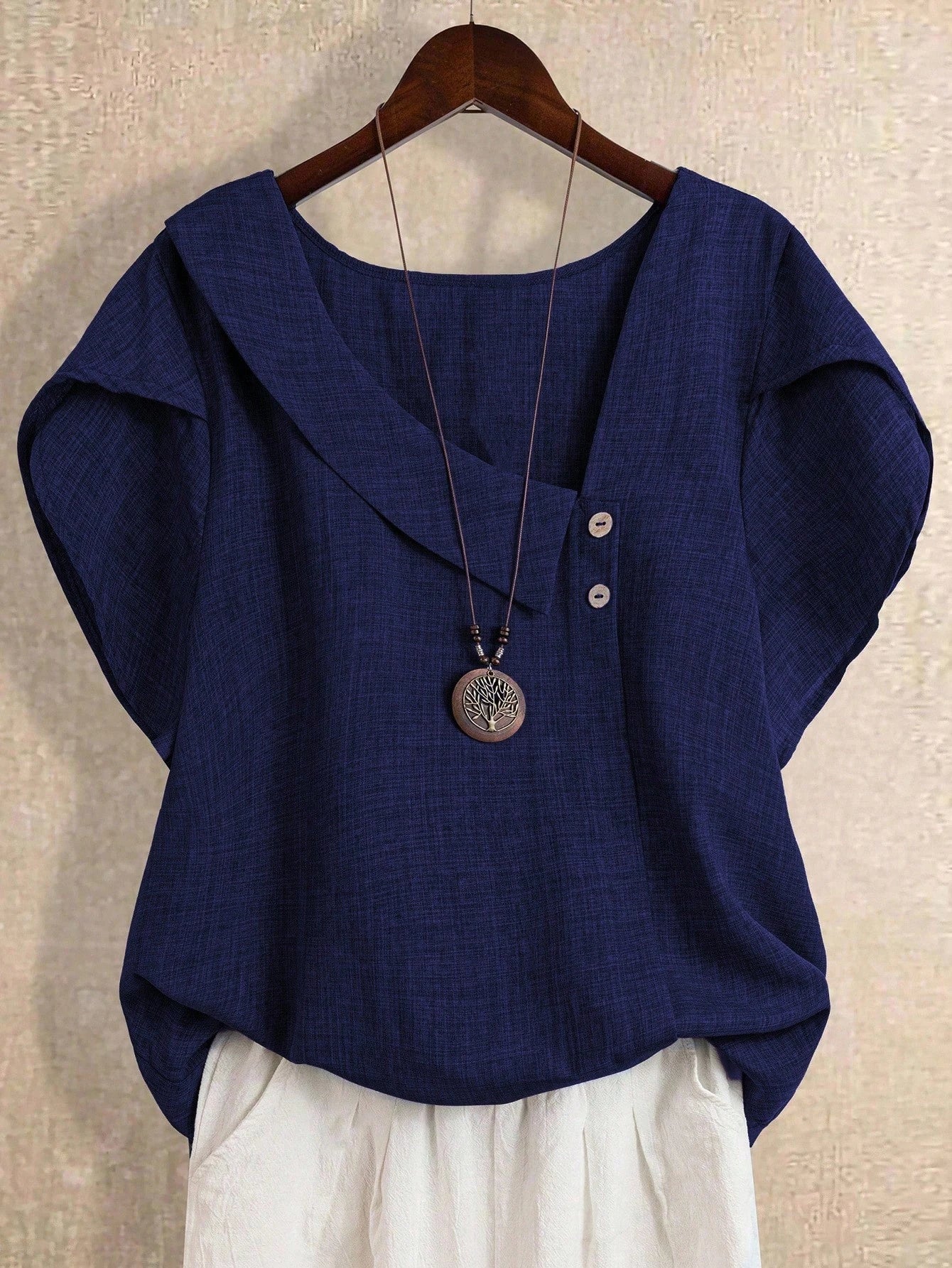 Blusa Manga Curta Plus Size Decote Assimétrico