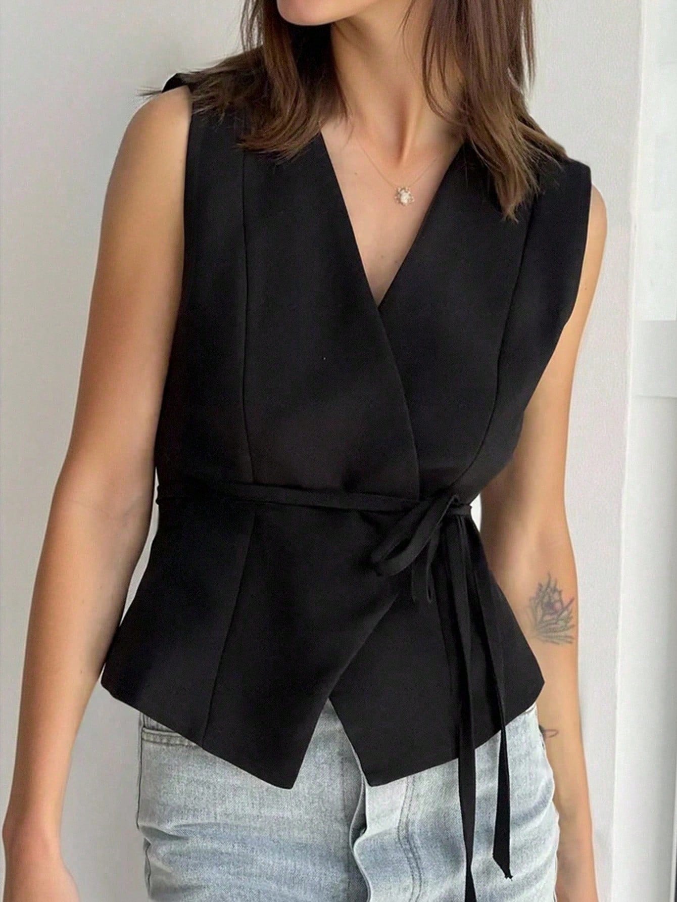 Colete Feminino Alfaiataria Envelope com Cinto