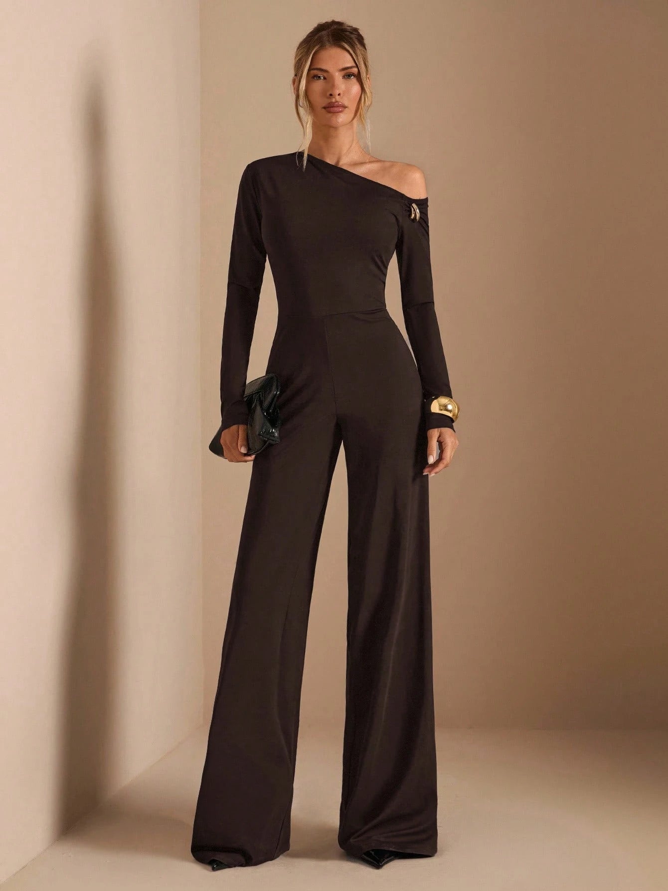 Macacão Feminino Manga Longa Elegante com Ombro Assimétrico