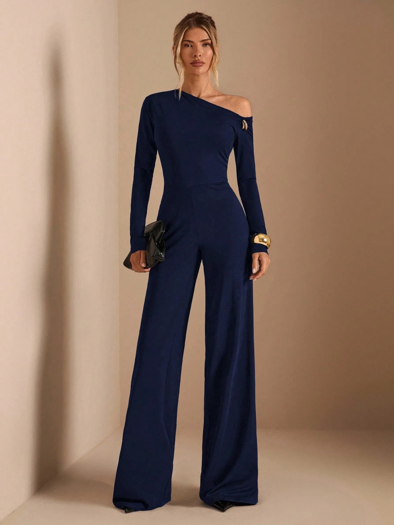 Macacão Feminino Manga Longa Elegante com Ombro Assimétrico