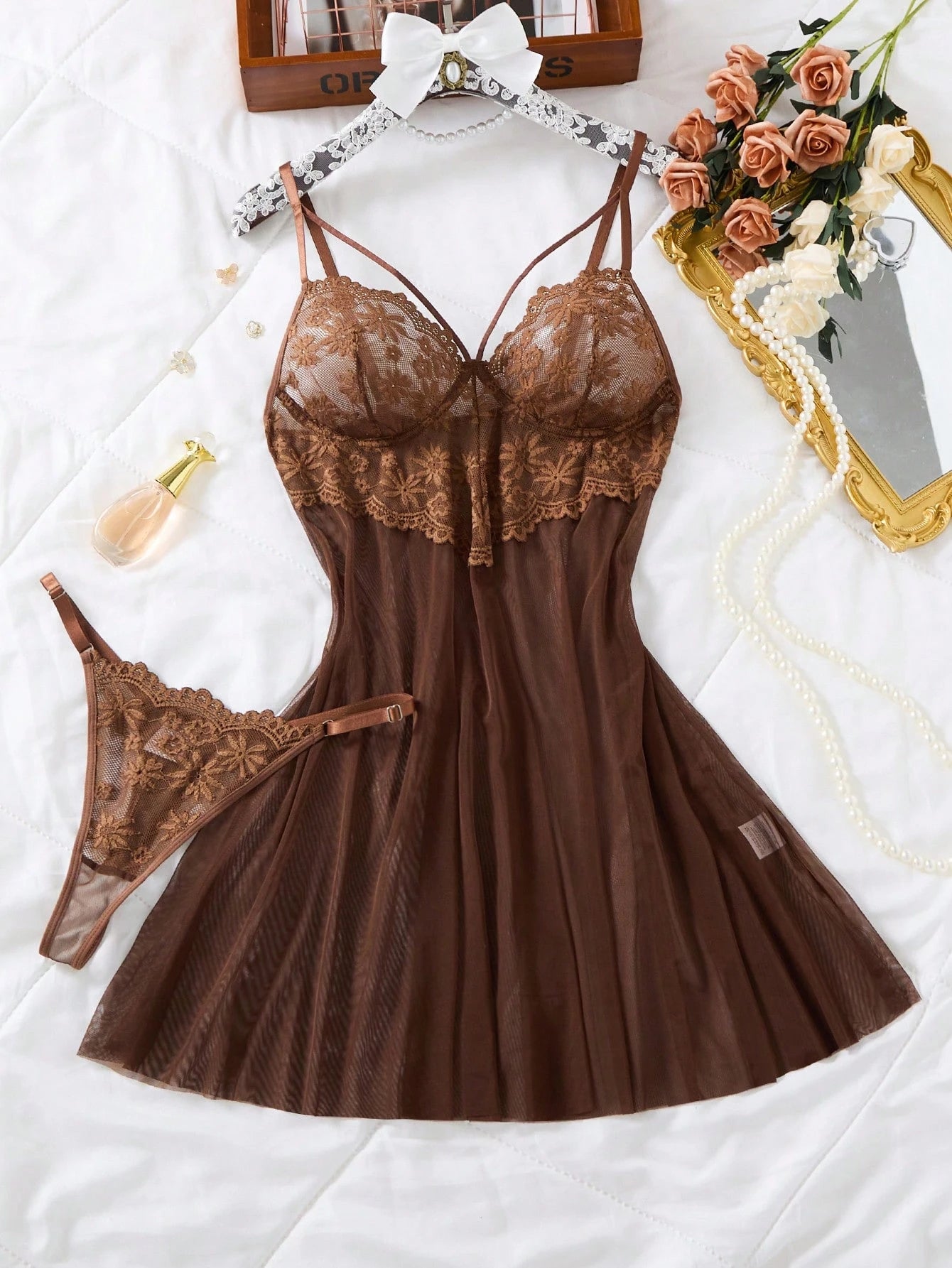 Camisola Feminina Sensual com Renda e Calcinha Combinando