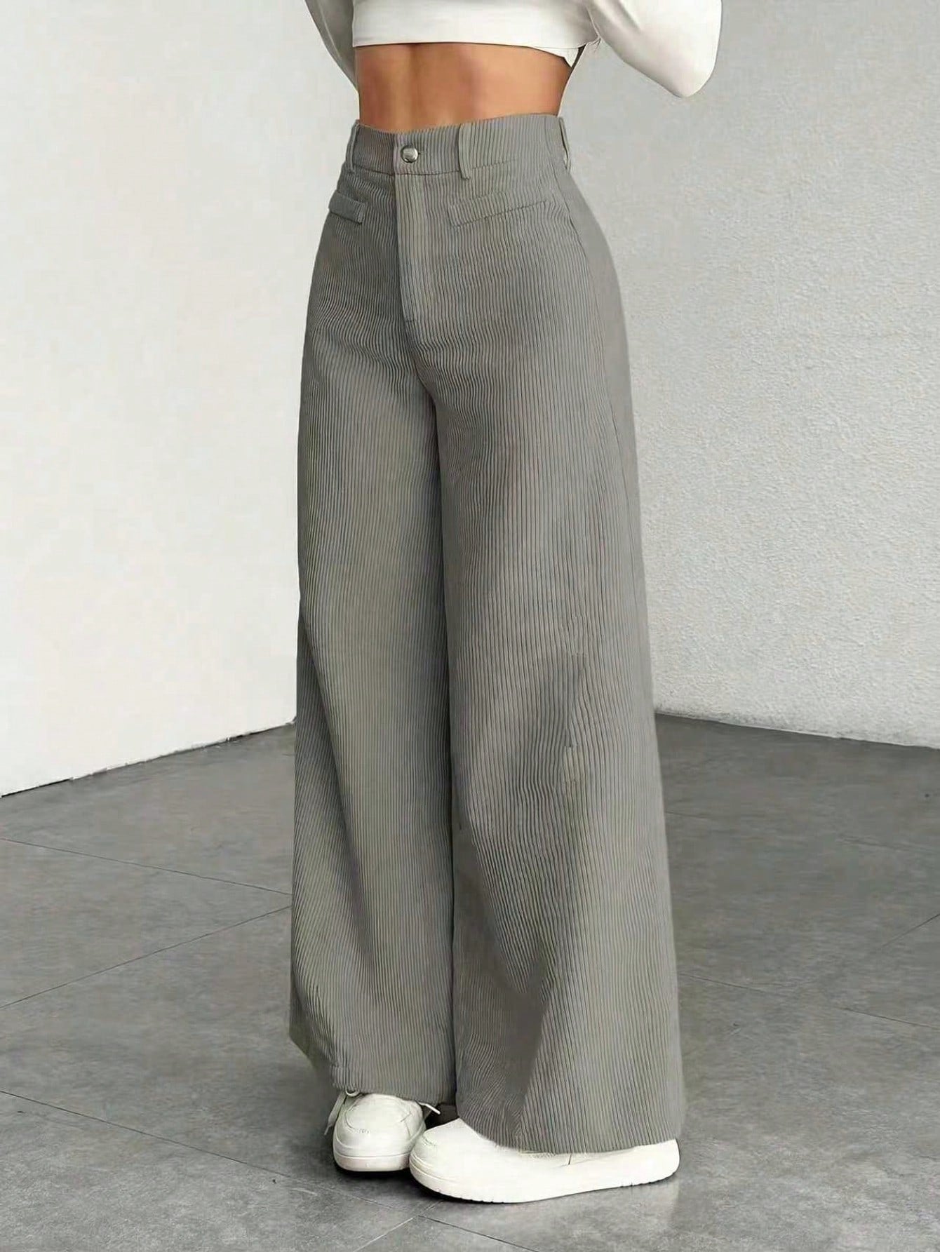 Calça de Veludo Wide Leg Feminina com Botão