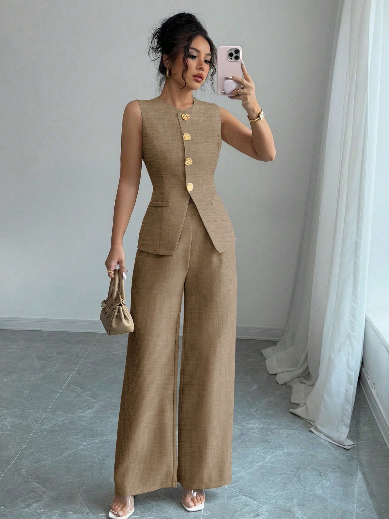 Conjunto Feminino Alfaiataria com Colete Alongado e Calça Pantalona