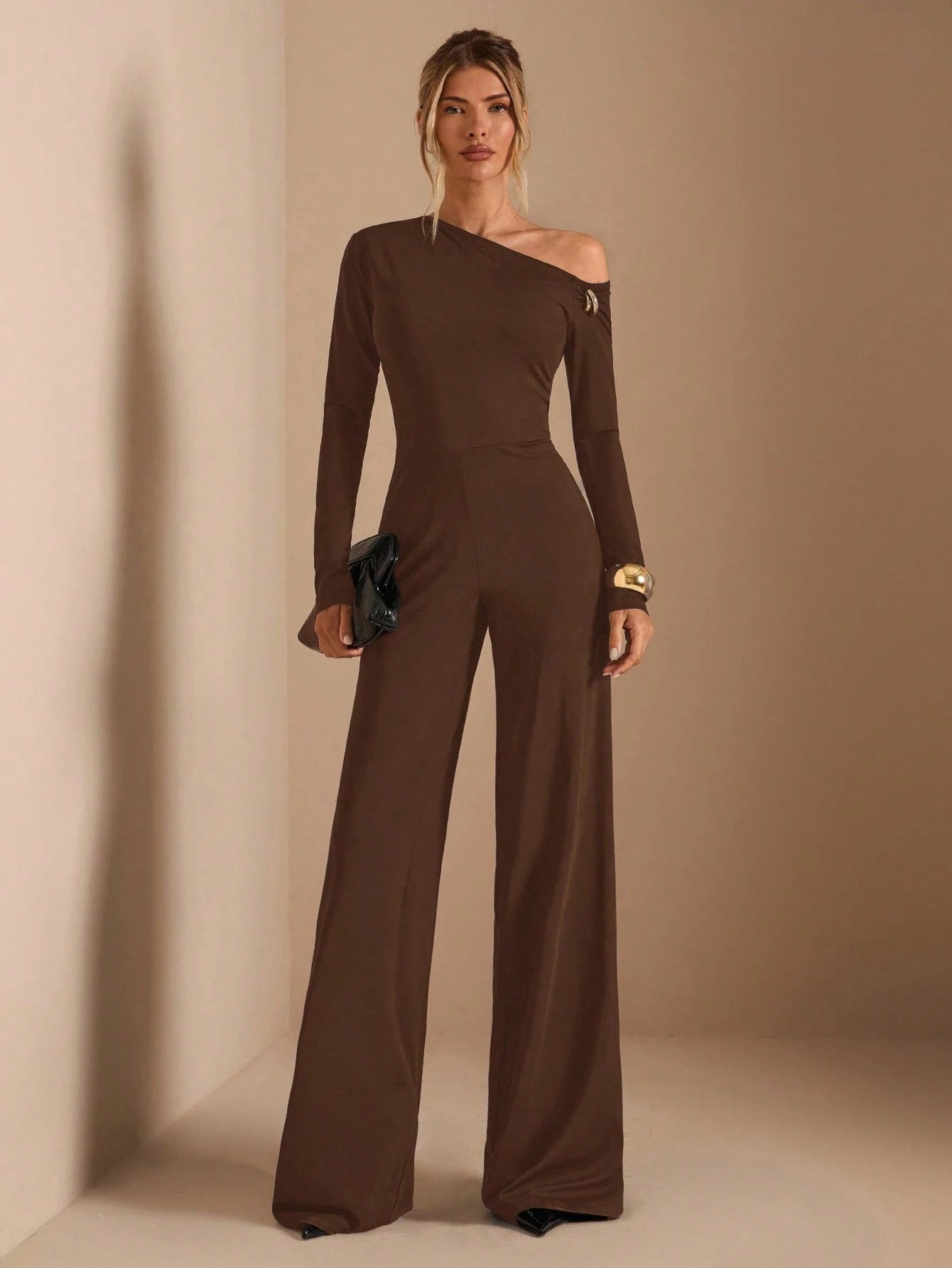 Macacão Feminino Manga Longa Elegante com Ombro Assimétrico