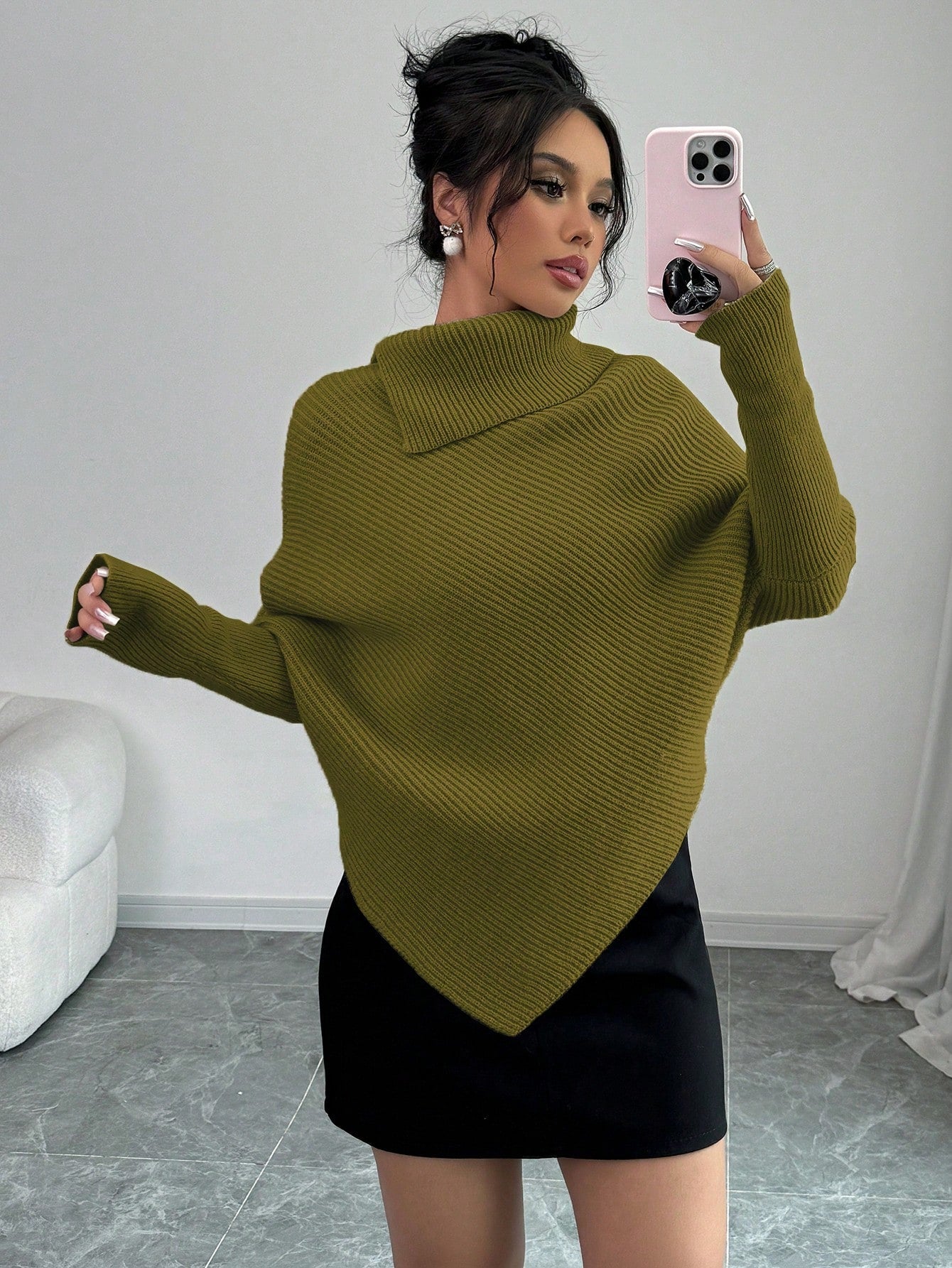 Poncho Feminino Assimétrico de Tricô