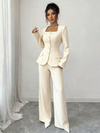 Conjunto Feminino Alfaiataria com Blazer Acinturado e Calça Pantalona