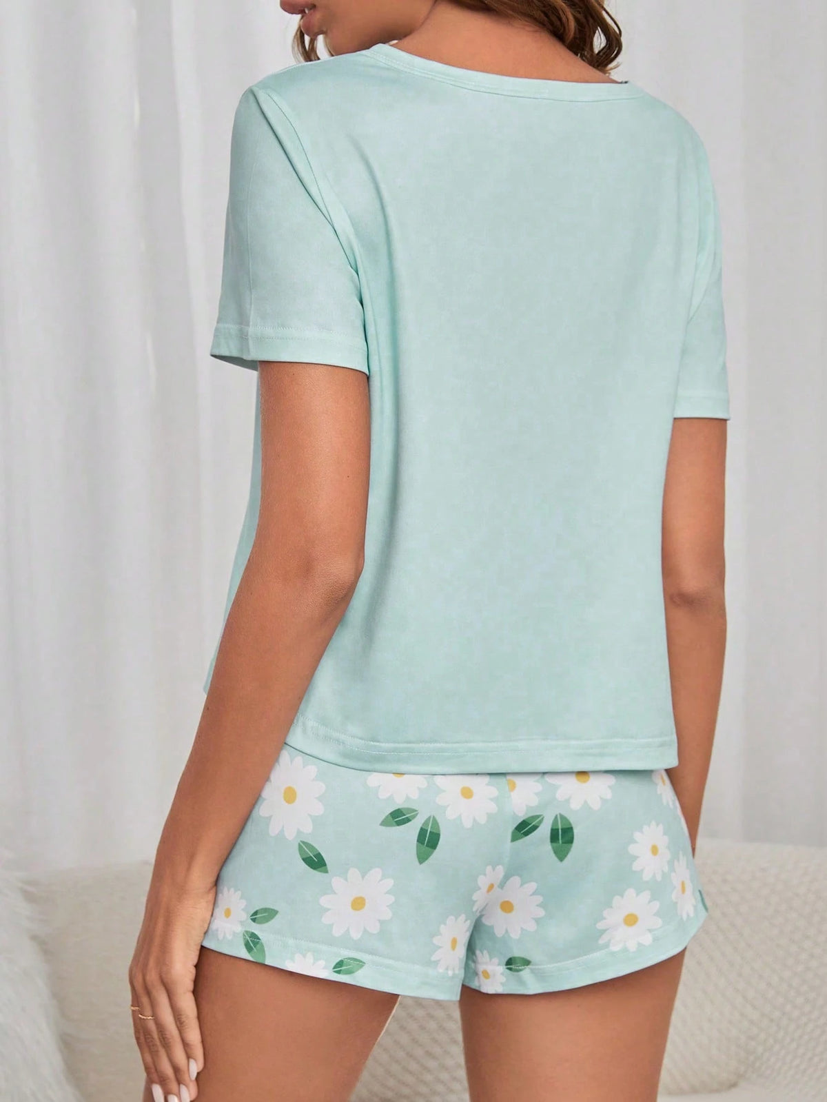 Pijama Feminino Blusa e Short Confortável Tecido Leve