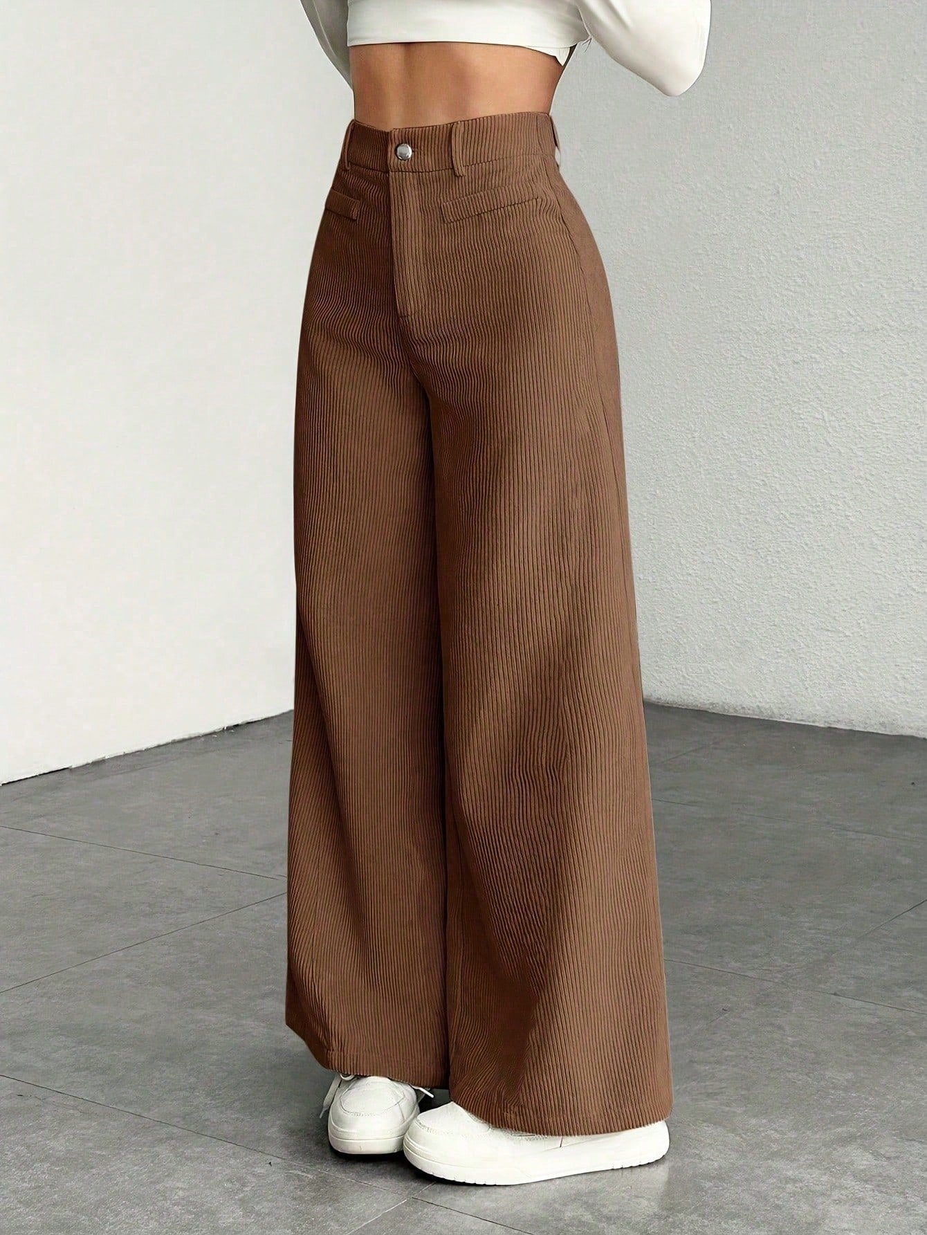 Calça de Veludo Wide Leg Feminina com Botão