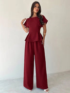 Conjunto Feminino Elegante com Blusa Acinturada e Calça Pantalona