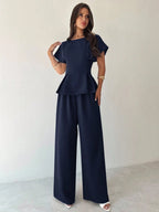 Conjunto Feminino Elegante com Blusa Acinturada e Calça Pantalona