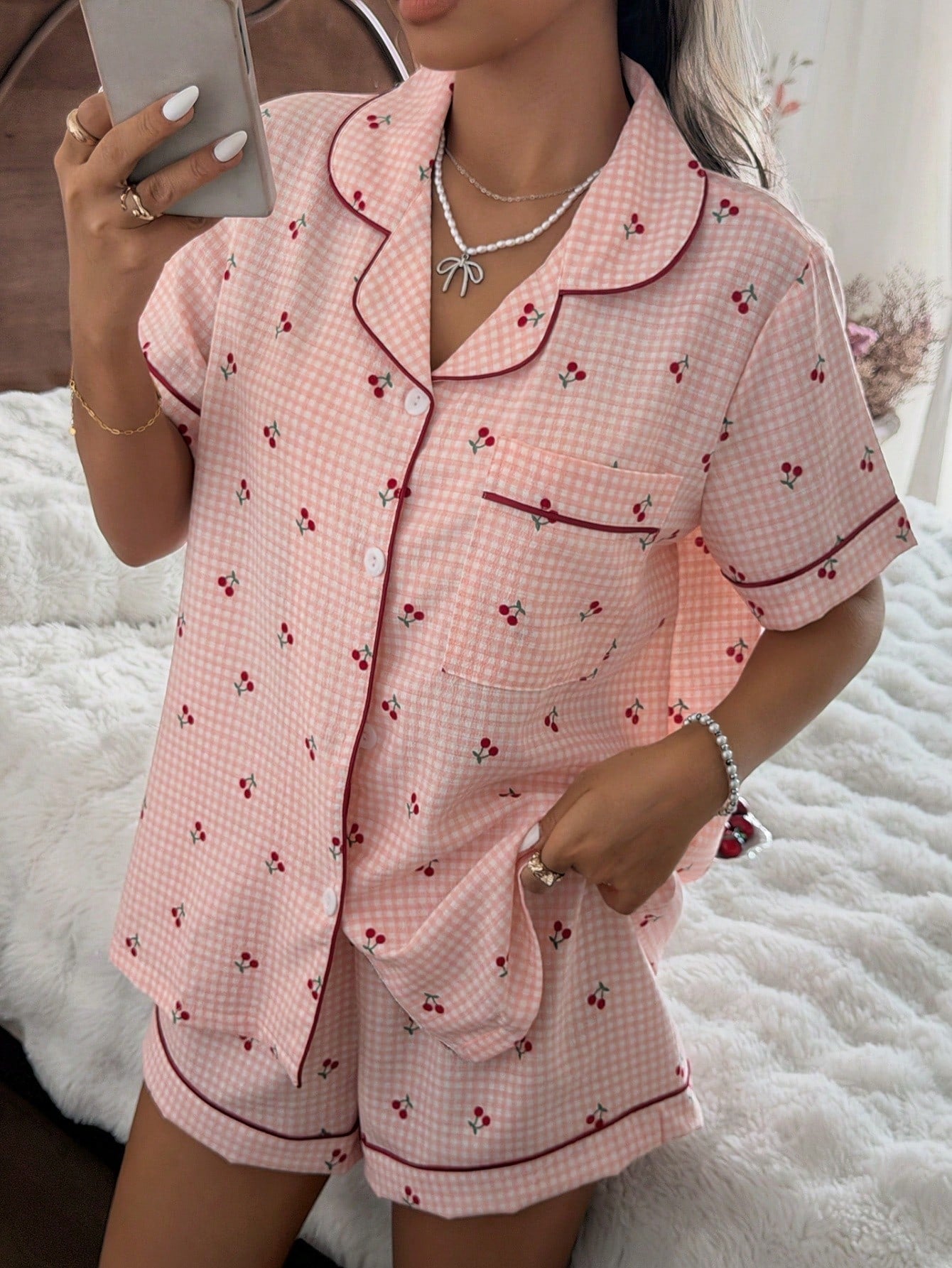 Pijama Americano Feminino Manga Curta e Short com Estampa Xadrez com Cereja