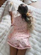 Pijama Americano Feminino Manga Curta e Short com Estampa Xadrez com Cereja