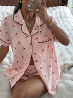 Pijama Americano Feminino Manga Curta e Short com Estampa Xadrez com Cereja