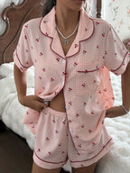 Pijama Americano Feminino Manga Curta e Short com Estampa Xadrez com Cereja