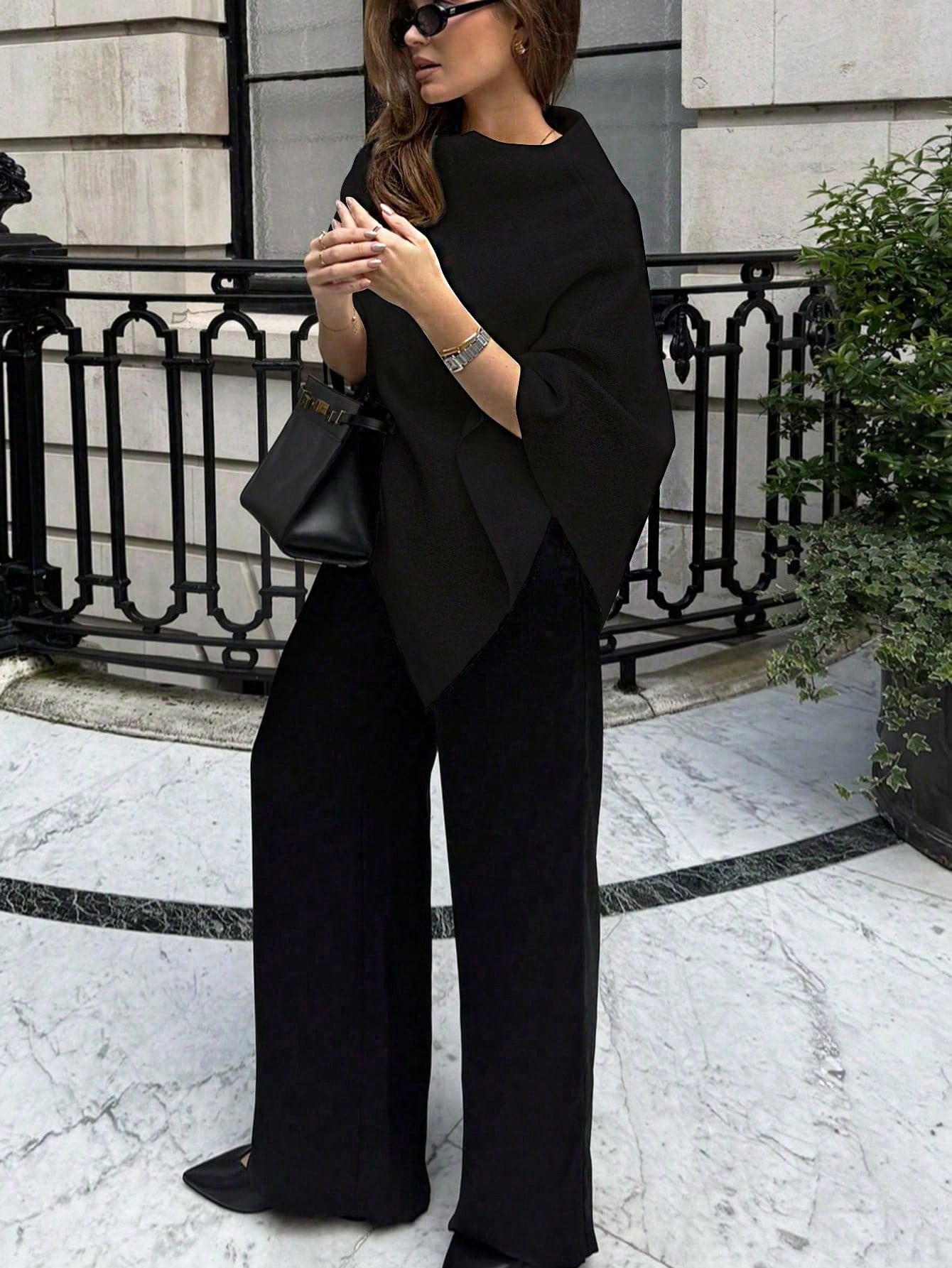 Poncho Feminino de Tricô Minimalista