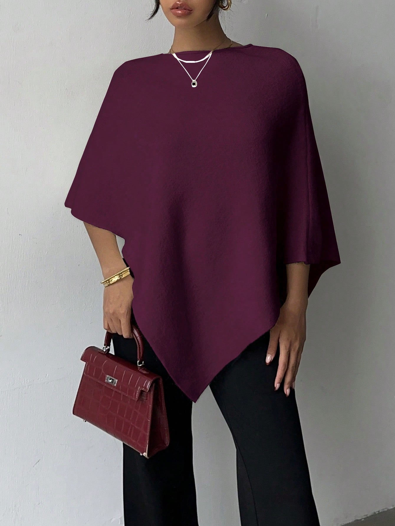 Poncho Feminino de Tricô Minimalista