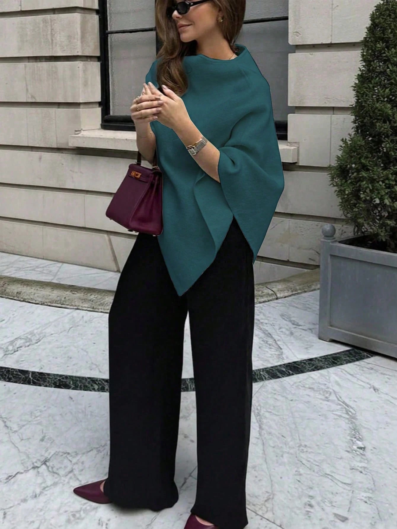 Poncho Feminino de Tricô Minimalista