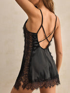 Camisola Feminina de Cetim Alça Fina com Fenda Lateral