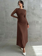 Vestido Longo Manga Comprida com Tule Cintura Plissada
