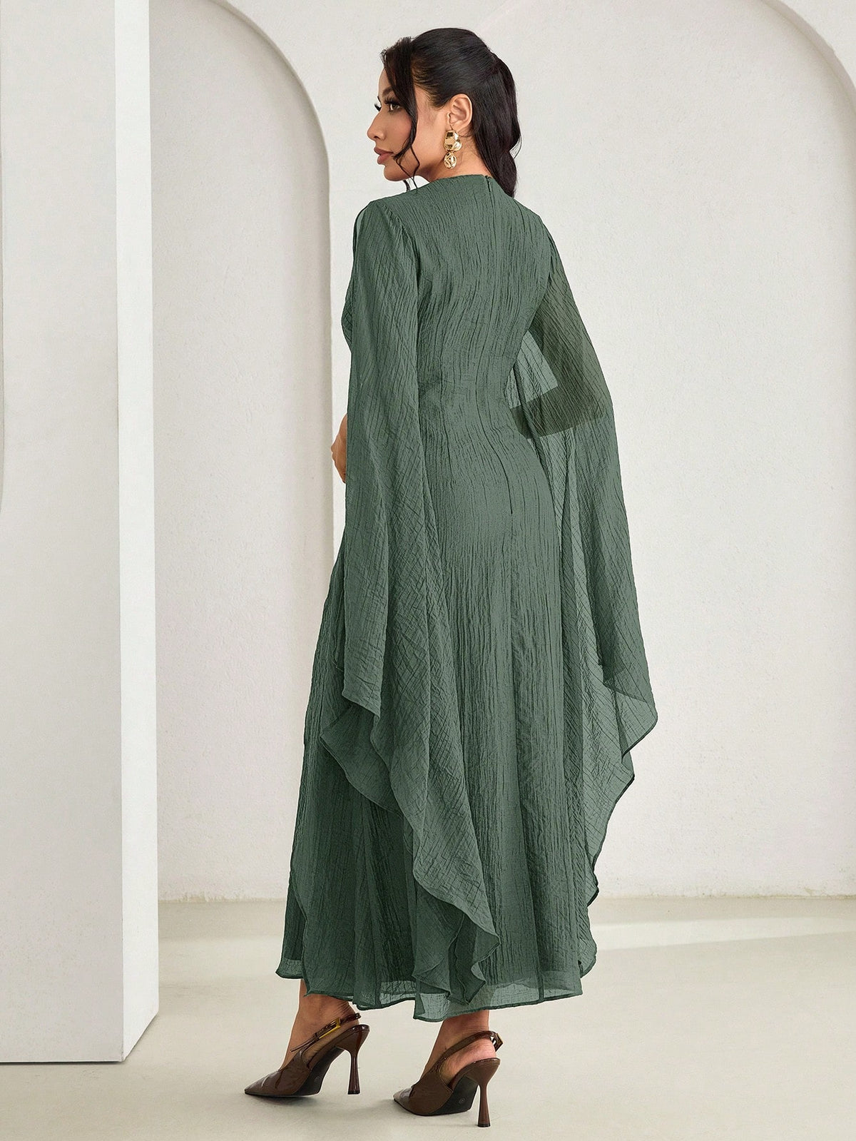 Veilorie Novo Design Vestido Assimétrico de Manga Longa com Pregas na Cintura, Decoração com Fivela de Metal, Elegante e Leve, Ideal para Festas