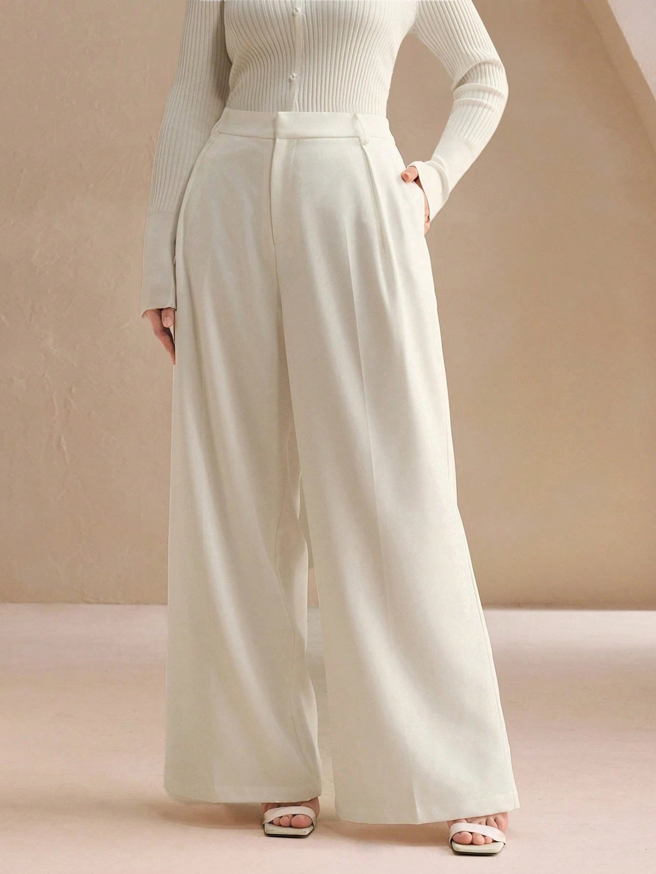 Calça Feminina Wide Leg de Alfaiataria Plus Size 