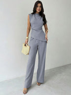 Conjunto Feminino Elegante com Blusa Assimétrica e Calça Pantalona