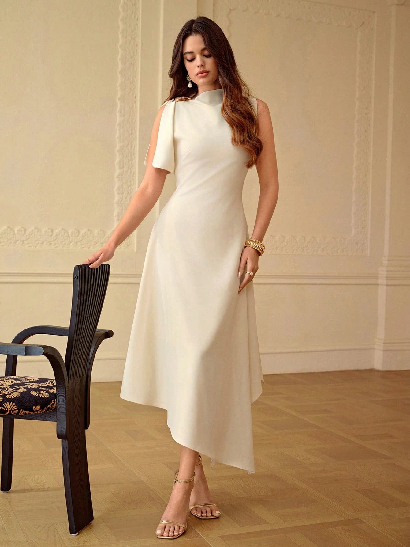 ZEYLAH Vestido Slip com Bainha Assimétrica, Primavera/Verão