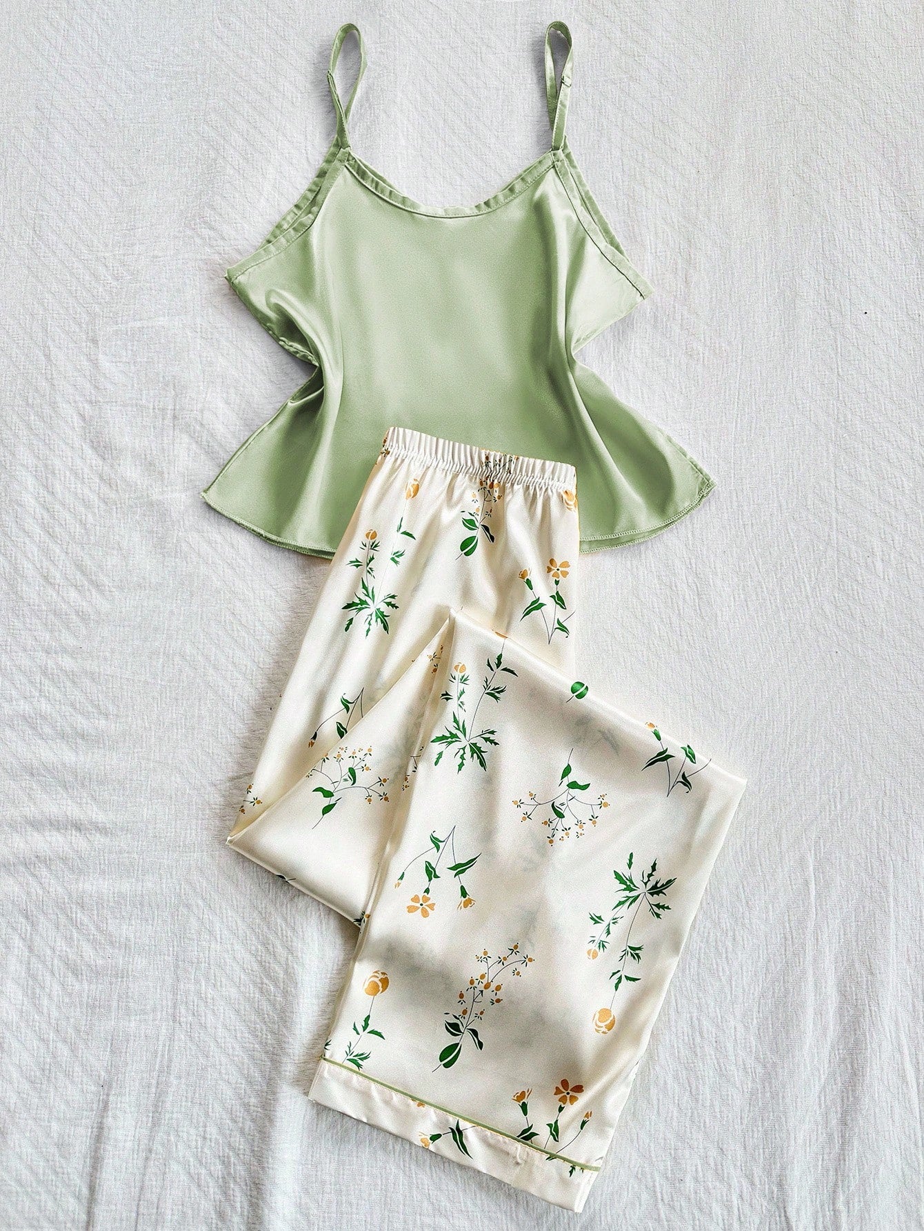 Pijama Feminino de Cetim Regata Alça Fina e Calça Estampa Floral