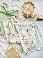 Pijama Feminino de Cetim Regata Alça Fina e Calça Estampa Floral