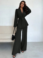 Conjunto Feminino Elegante com Blusa Transpassada e Calça Pantalona