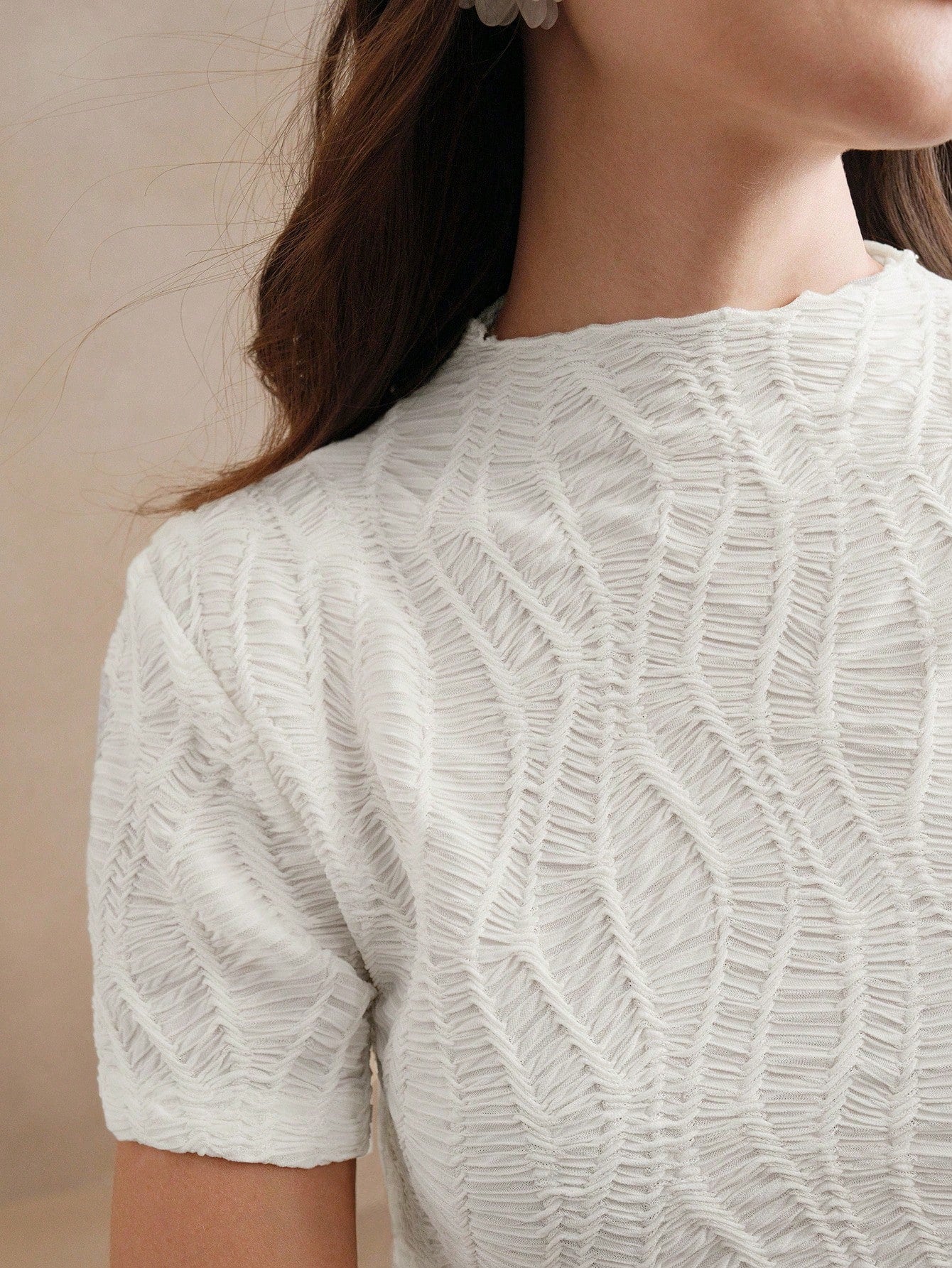 Blusa Feminina Elegante Manga Curta Texturizada Decote Fechado
