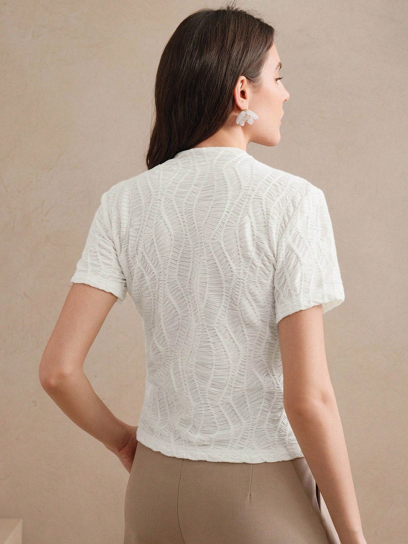 Blusa Feminina Elegante Manga Curta Texturizada Decote Fechado