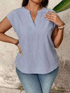 Camisa Listrada Plus Size Feminina Manga Curta Decote V