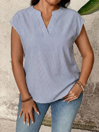 Camisa Listrada Plus Size Feminina Manga Curta Decote V
