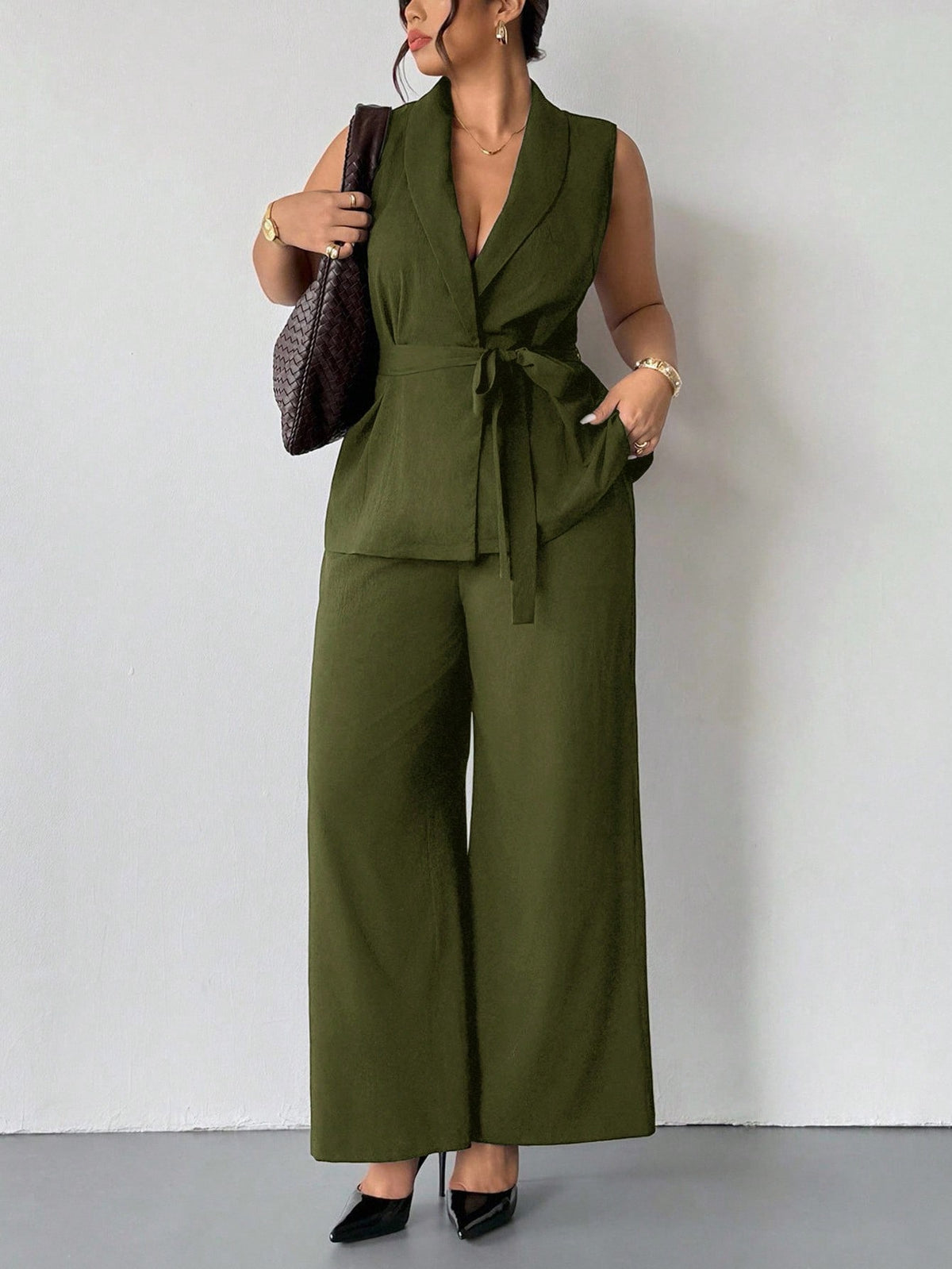 Conjunto Plus Size Alfaiataria Colete e Calça Pantalona