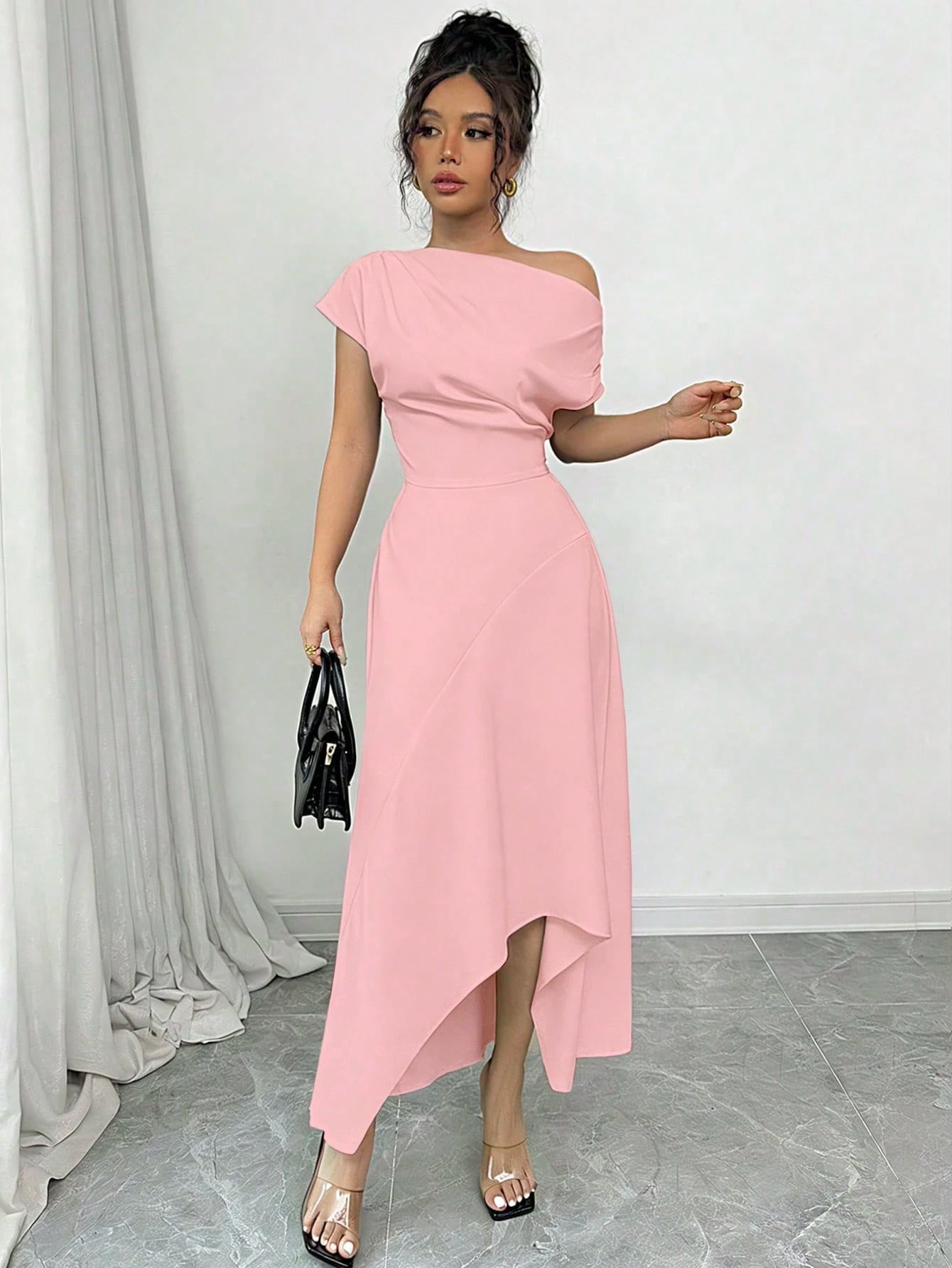Vestido Feminino Midi de Festa Ombro e Bainha Assimétrica 