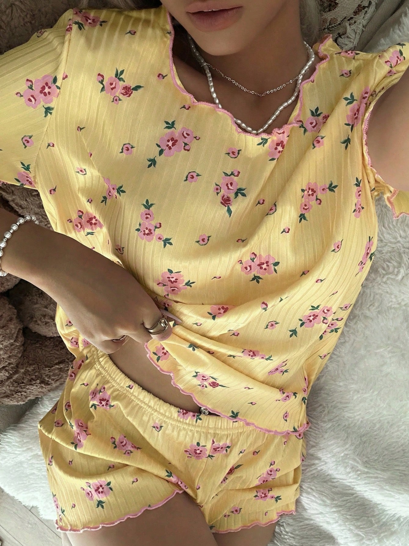 Pijama Feminino Malha Canelada Floral Blusa e Short