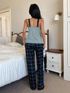  Pijama Feminino de Malha Regata e Calça Xadrez