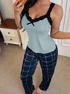  Pijama Feminino de Malha Regata e Calça Xadrez