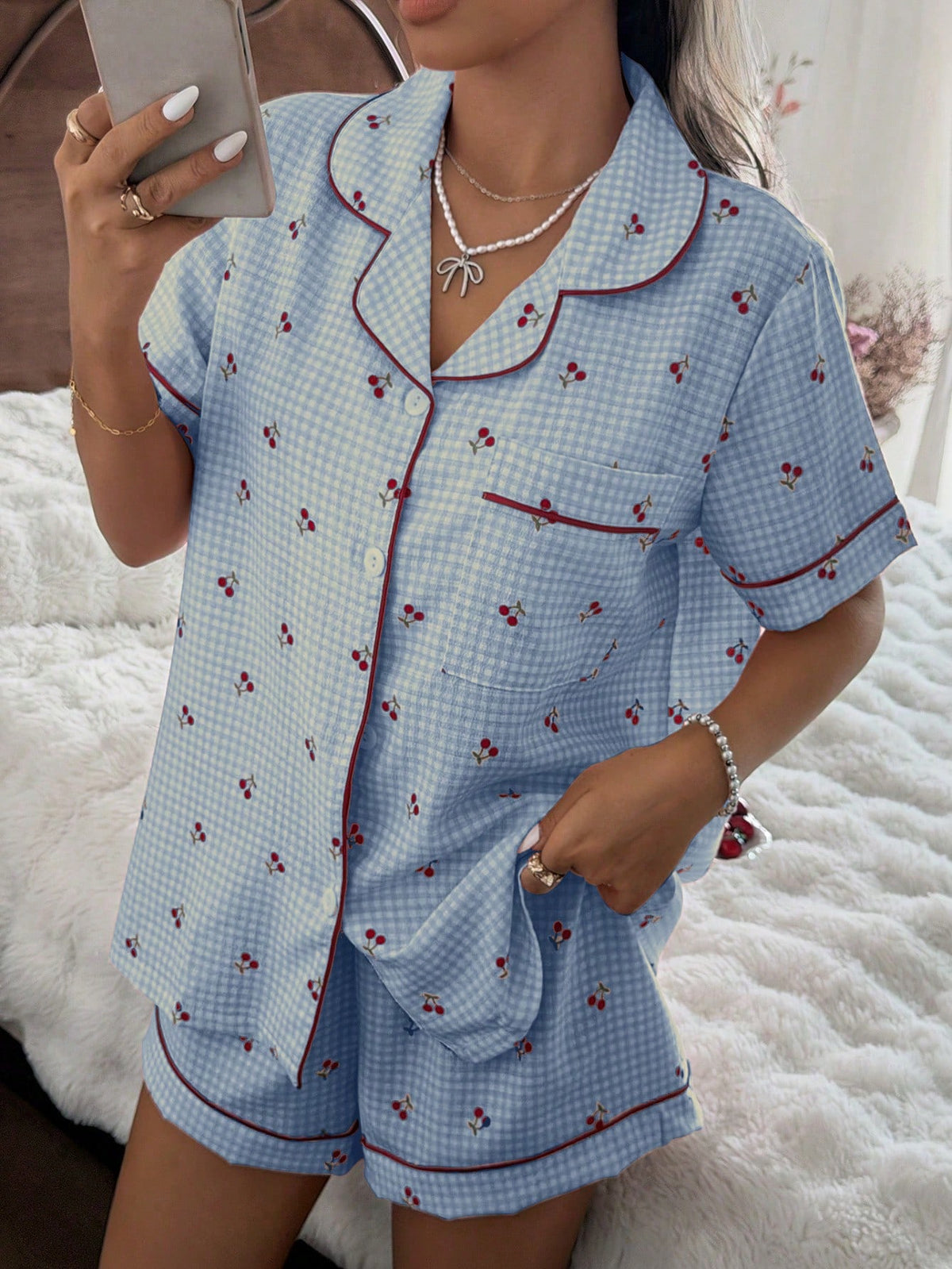 Pijama Americano Feminino Manga Curta e Short com Estampa Xadrez com Cereja