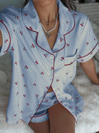 Pijama Americano Feminino Manga Curta e Short com Estampa Xadrez com Cereja