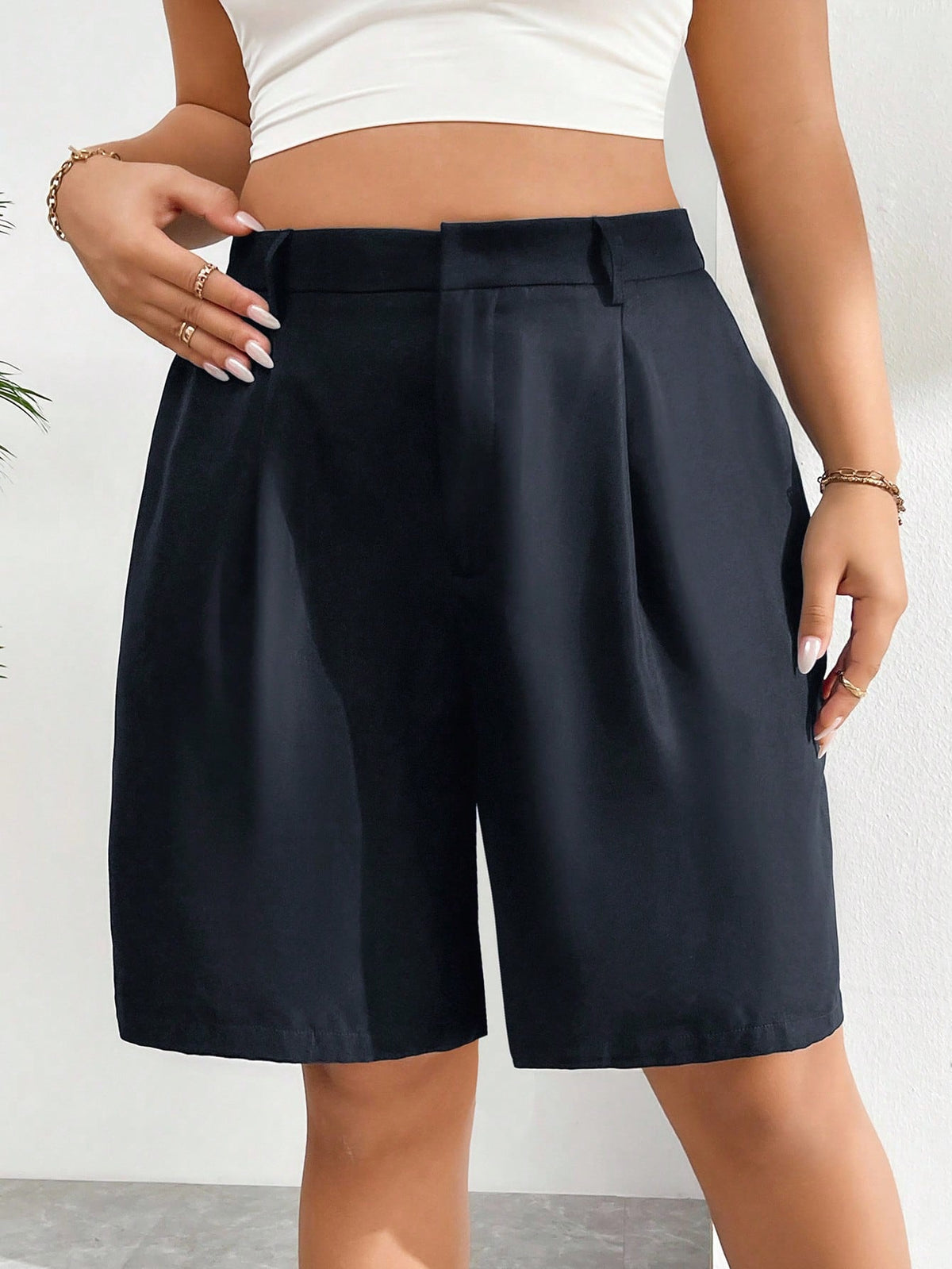 Bermuda Plus Size de Alfaiataria com Cintura Elástica