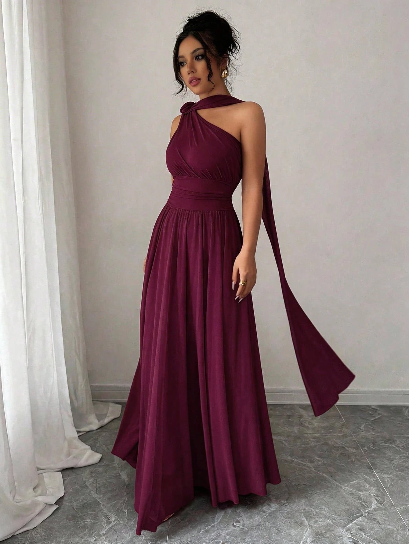 Vestido Longo Feminino Um Ombro Só com Faixa no Pescoço Para Convidada