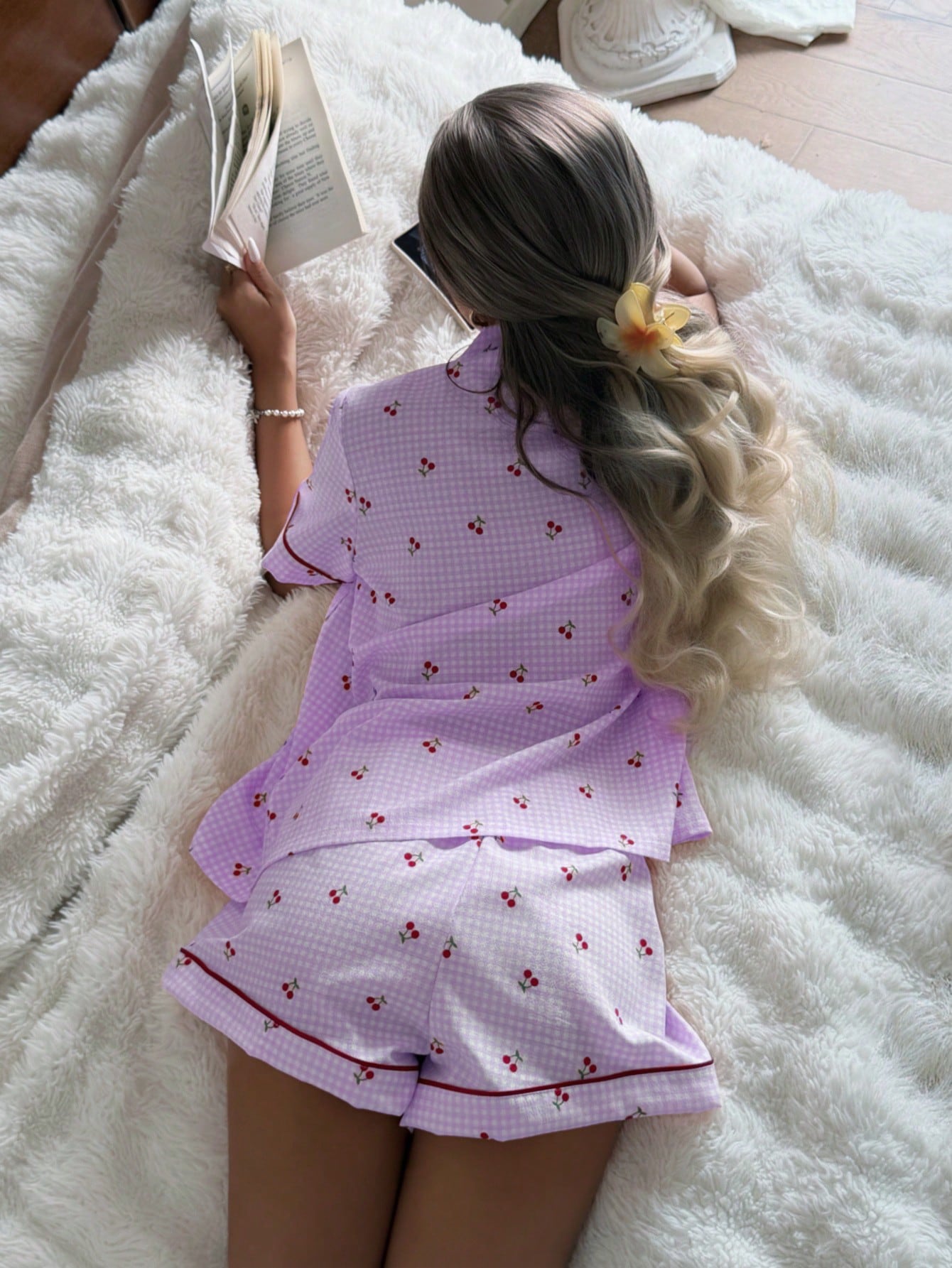 Pijama Americano Feminino Manga Curta e Short com Estampa Xadrez com Cereja