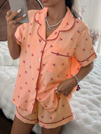 Pijama Americano Feminino Manga Curta e Short com Estampa Xadrez com Cereja