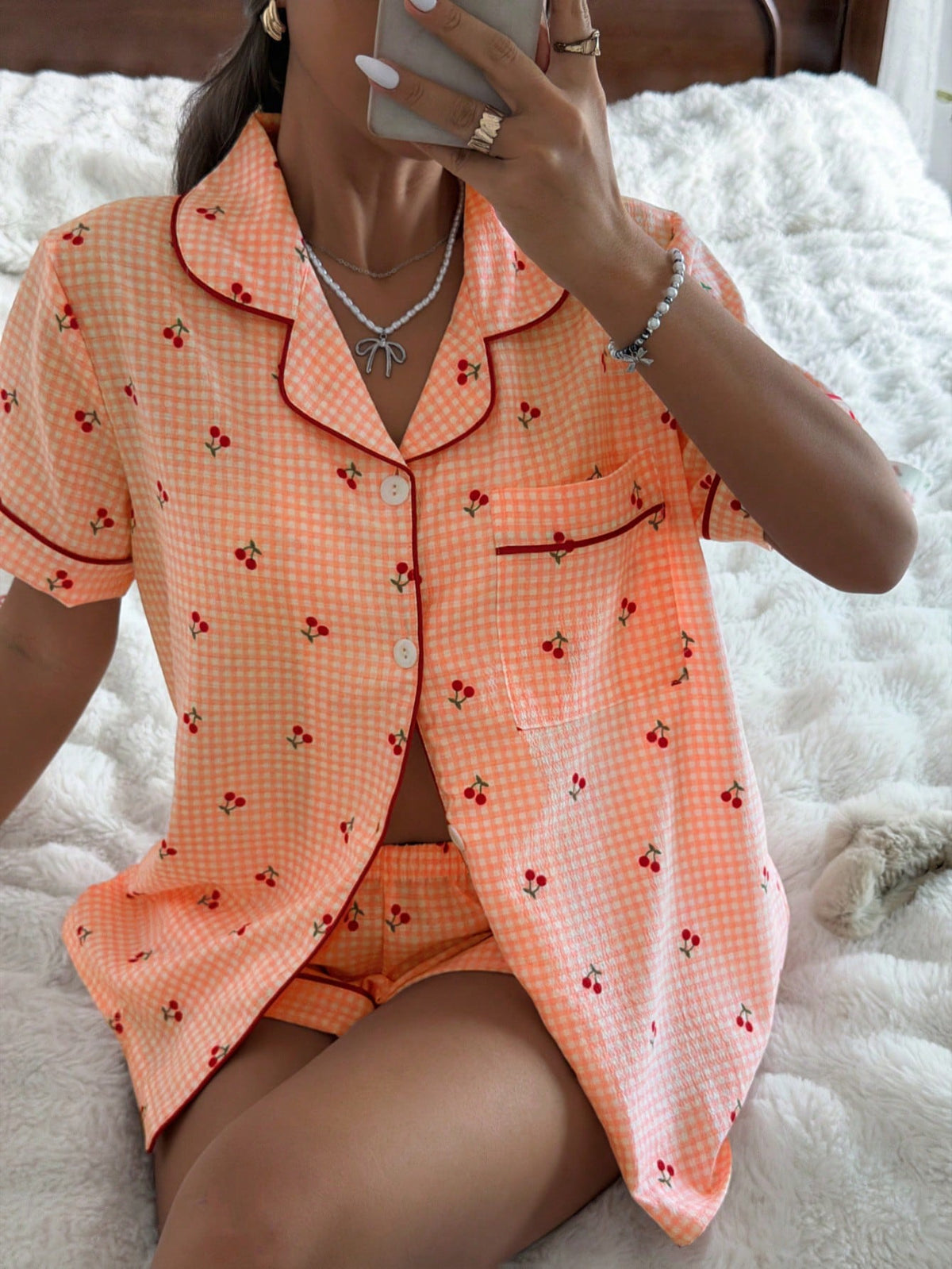 Pijama Americano Feminino Manga Curta e Short com Estampa Xadrez com Cereja