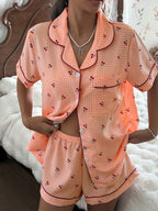 Pijama Americano Feminino Manga Curta e Short com Estampa Xadrez com Cereja